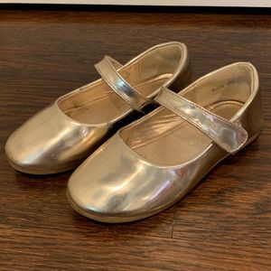 Toddler girl’s dress shoes